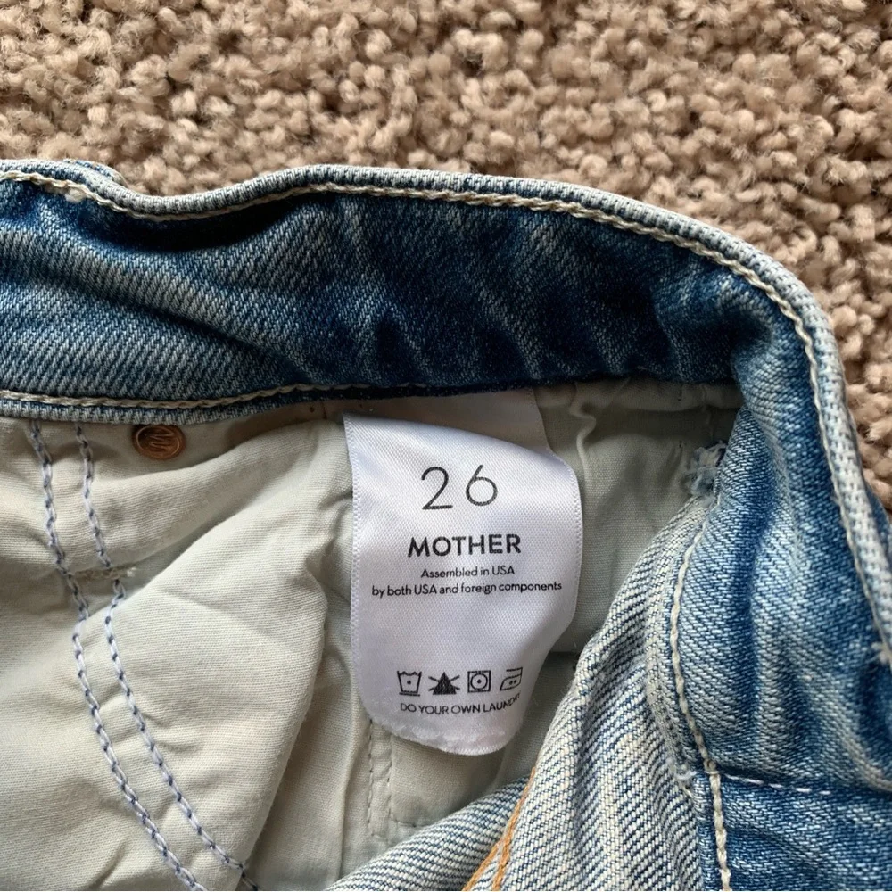 MOTHER Superior Jean Shorts Size 26 The Tomcat Kick Fray Light Wash Distressed - Picture 11 of 13